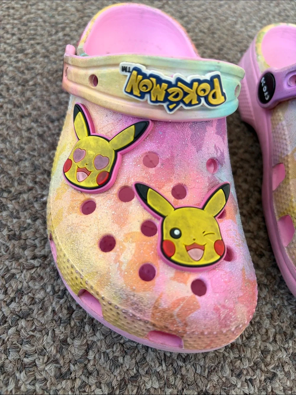 CROCS Kids Pink Yellow Pokémon Pikachu Clogs - Picture 3 of 12
